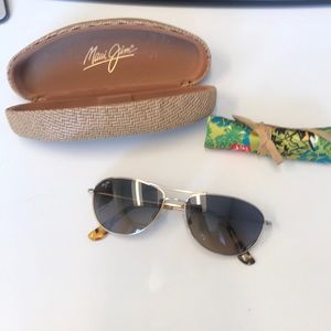 Brand NEW, never worn Maui Jim Baby Beach sunnies!
